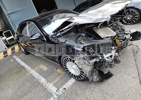 Photo 2 of 40: 2018 Mercedes-Benz S560 4Matic, VIN WDDUX8GB9JA355835 — Korean insurance auction