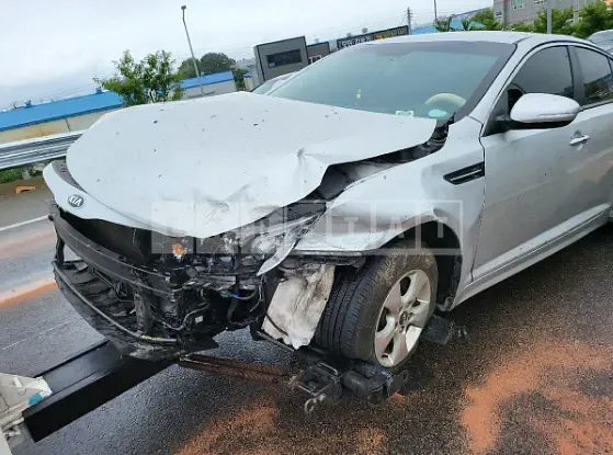 Photo 2 of 7: 2015 Kia K5, VIN KNAGN418BFA593896 — Korean insurance auction