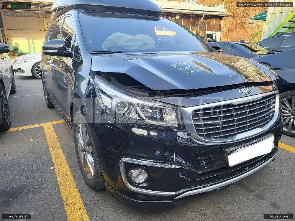 Photo 2 of 11: 2015 Kia Carnival High Limousine, VIN KNAMC81ABFS068549 — Korean insurance auction
