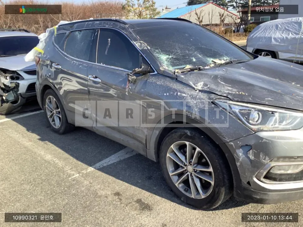 Photo 2 of 18: 2016 Hyundai Santa Fe, VIN KMHSW81XBGU622720 — Korean insurance auction