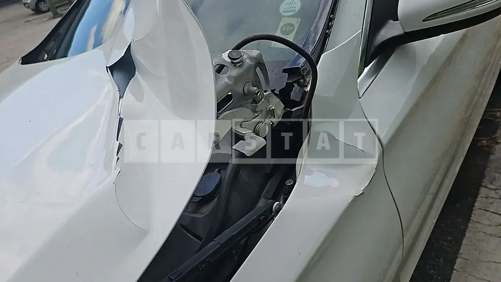 Photo 2 of 17: 2015 Mercedes-Benz C220 Blue Tec — Korean insurance auction
