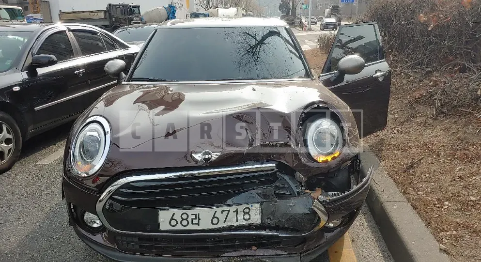 Photo 2 of 38: 2018 MINI Cooper Clubman, VIN WMWLN5108J2H74464 — Korean insurance auction