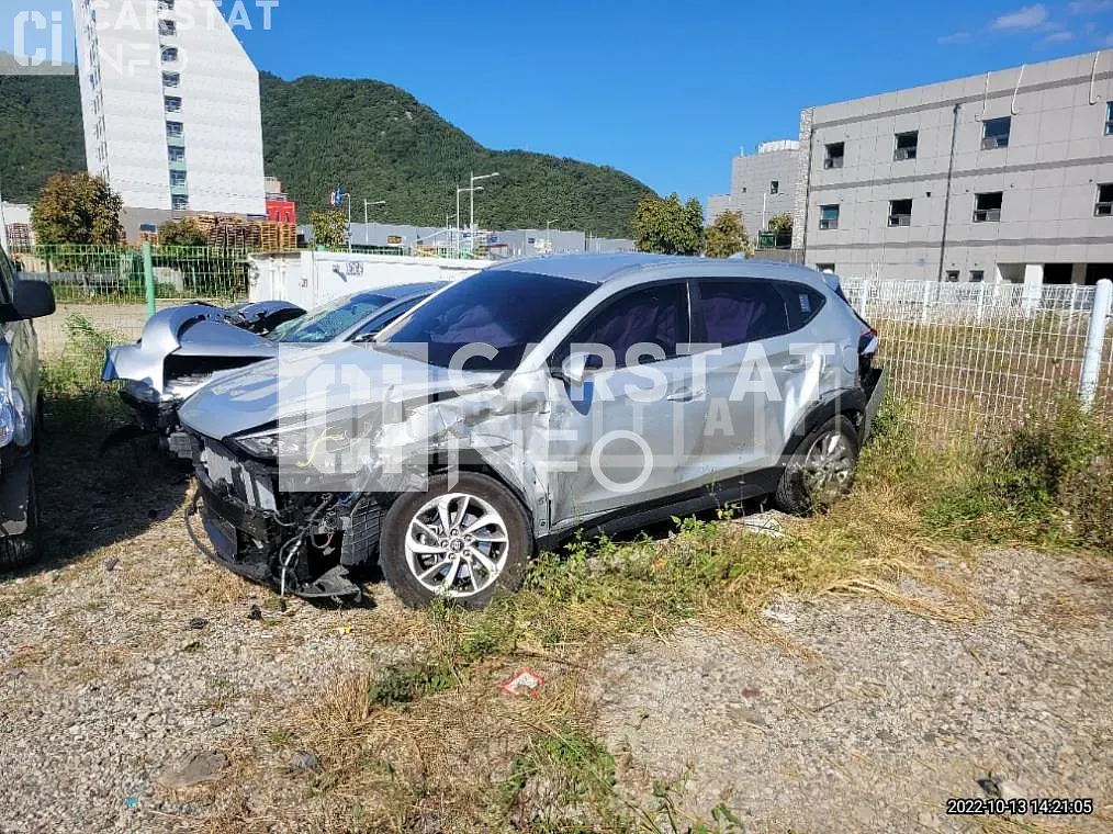 Photo 2 of 8: 2017 Hyundai Tucson 1.7 — Korean insurance auction