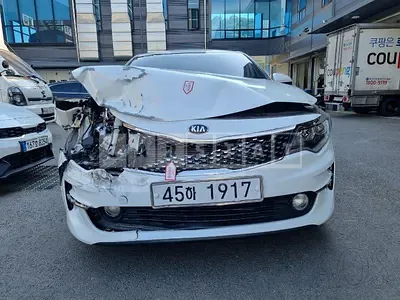 Photo 1 of 15: 2018 Kia K5, VIN KNAGS416BJA206606 — Korean insurance auction
