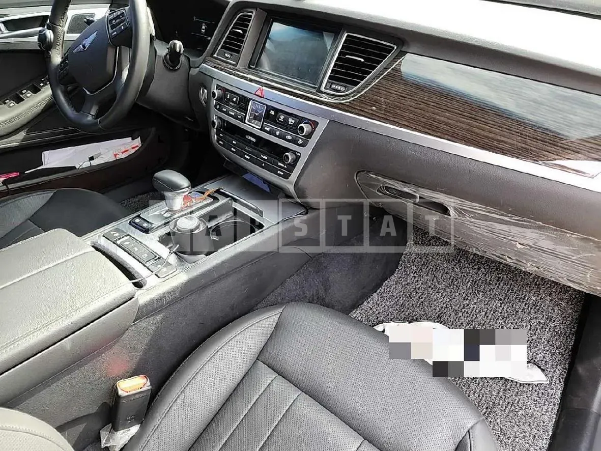 Photo 2 of 11: 2019 Genesis G80 3.3 — Korean insurance auction