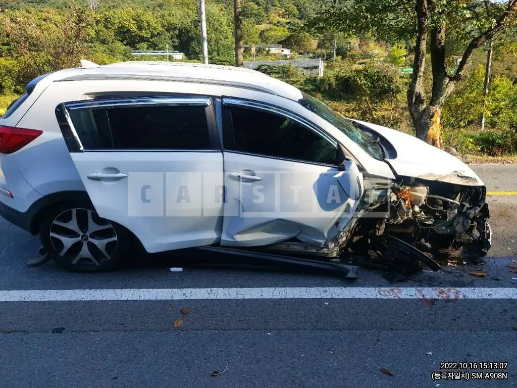 Photo 2 of 5: 2015 Kia Sportage, VIN KNAPC813BFK740170 — Korean insurance auction