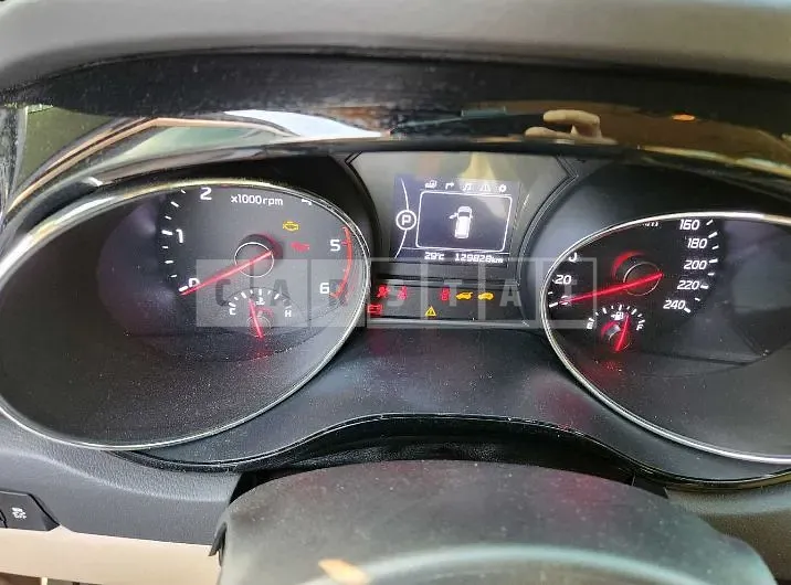 Photo 2 of 9: 2015 Kia Carnivals, VIN KNAME81ABGS145183 — Korean insurance auction