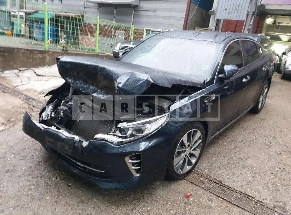 Photo 2 of 6: 2017 Kia K5 — Korean insurance auction