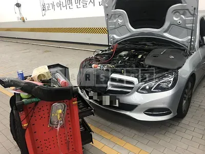 Photo 1 of 10: 2015 Mercedes-Benz Evangers E220 CDI, VIN WDDHF0CB8GB207223 — Korean insurance auction