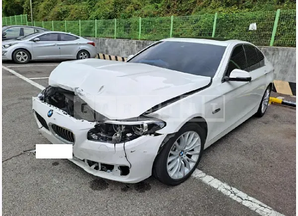 Photo 2 of 11: 2016 BMW 520d xDrive — Korean insurance auction