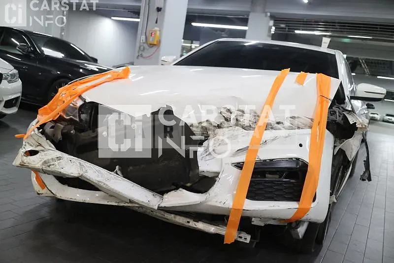 Photo 2 of 42: 2018 BMW 520d xDrive, VIN WBAJC5107JWE54591 — Korean insurance auction