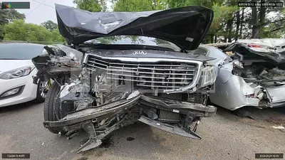 Photo 1 of 18: 2017 Kia Carnival, VIN KNAMC81ABJS421432 — Korean insurance auction