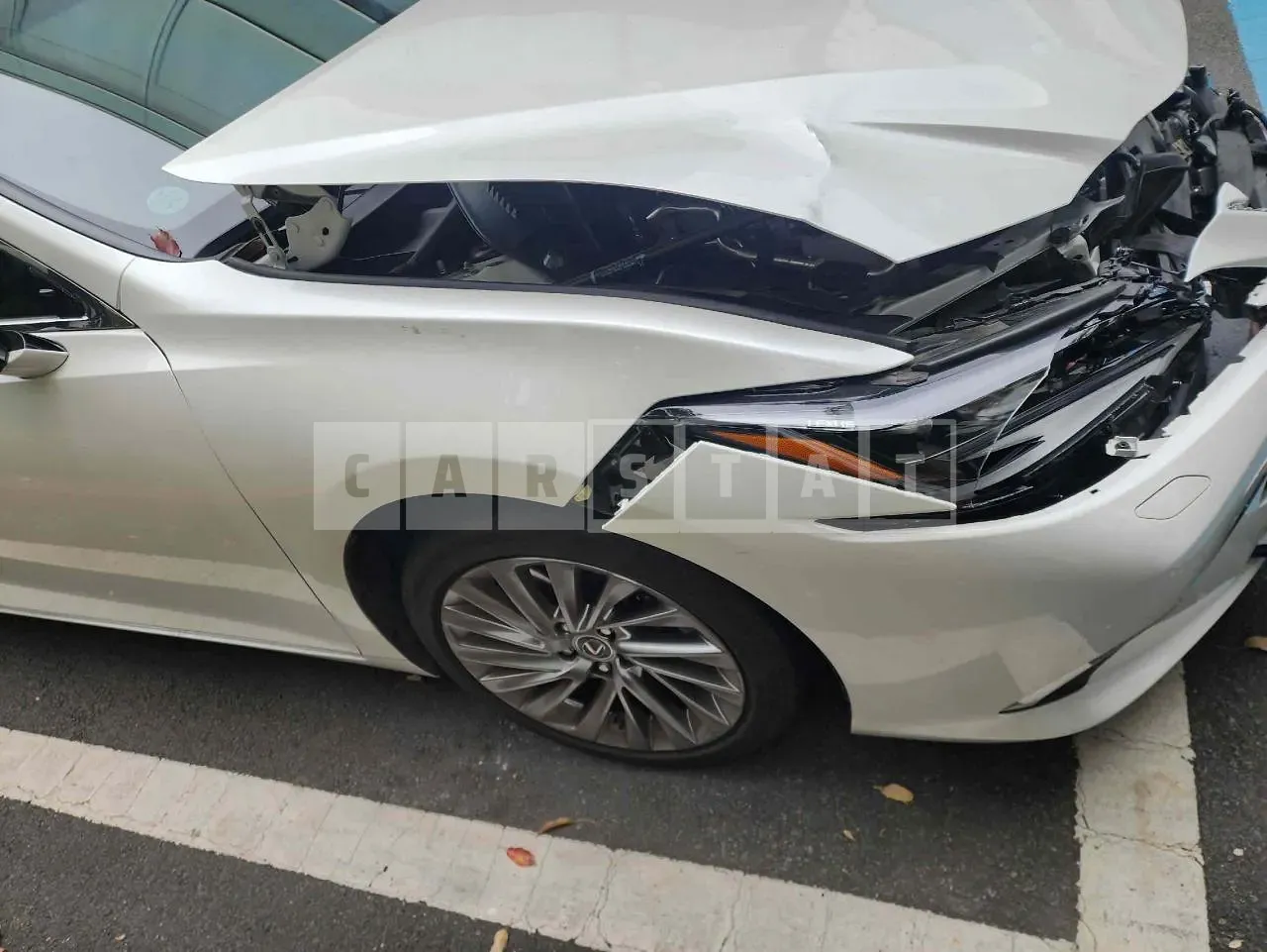 Photo 2 of 15: 2024 Lexus ES300h, VIN JTHBA1C11S2023616 — Korean insurance auction