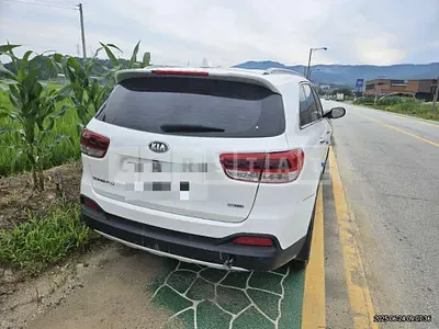 Photo 1 of 12: 2017 Kia Sorento — Korean insurance auction