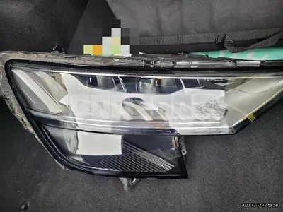 Photo 1 of 7: 2021 Audi (parts) Q8 45 TDI quattro Headlamp — Korean insurance auction