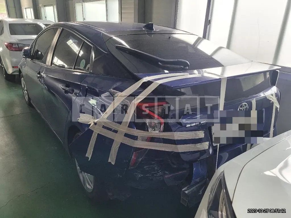 Photo 2 of 22: 2016 Toyota Prius, VIN JTDKBRFU0G3515445 — Korean insurance auction