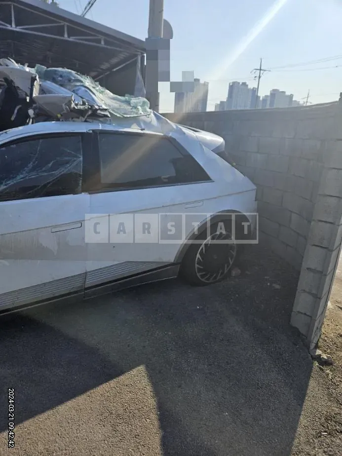 Photo 2 of 32: 2023 Hyundai IONIQ 5 Long Range, VIN KMHKR81FPRU244762 — Korean insurance auction