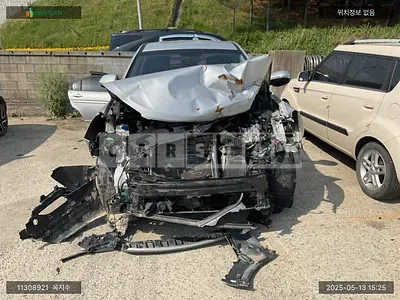 Photo 1 of 9: 2015 Hyundai Santa Fe, VIN KMHSU81UBGU559665 — Korean insurance auction