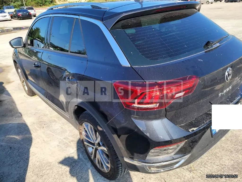 Photo 2 of 26: 2022 Volkswagen T-Roc 2.0 TDI, VIN WVGZZZA1ZNV022835 — Korean insurance auction