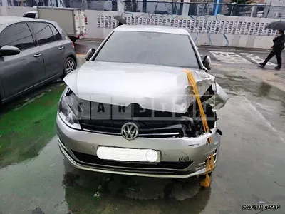 Photo 1 of 32: 2015 Volkswagen Golf 1.6 TDI BMT, VIN WVWZZZAUZFW331952 — Korean insurance auction