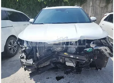 Photo 1 of 50: 2023 Kia Carnival — Korean insurance auction