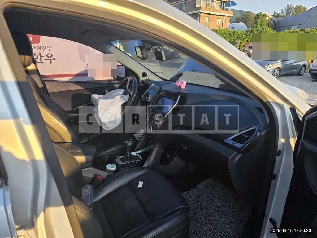 Photo 2 of 10: 2016 Hyundai Santa Fe DM 4WD — Korean insurance auction