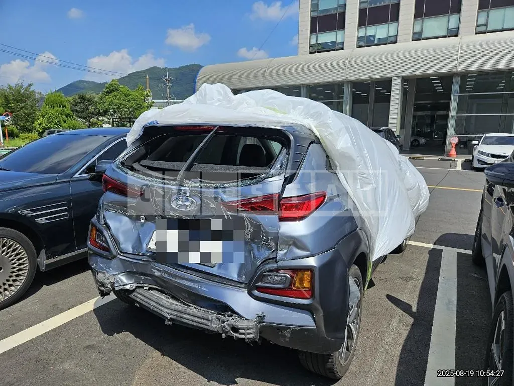 Photo 2 of 27: 2018 Hyundai Kona 4WD — Korean insurance auction