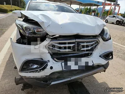 Photo 1 of 4: 2014 Hyundai Tucson — Korean insurance auction