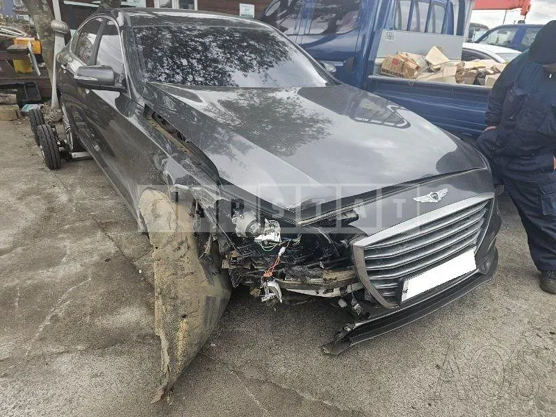 Photo 2 of 29: 2017 Hyundai Genesis /G80, VIN KMHGL41DDHU235767 — Korean insurance auction