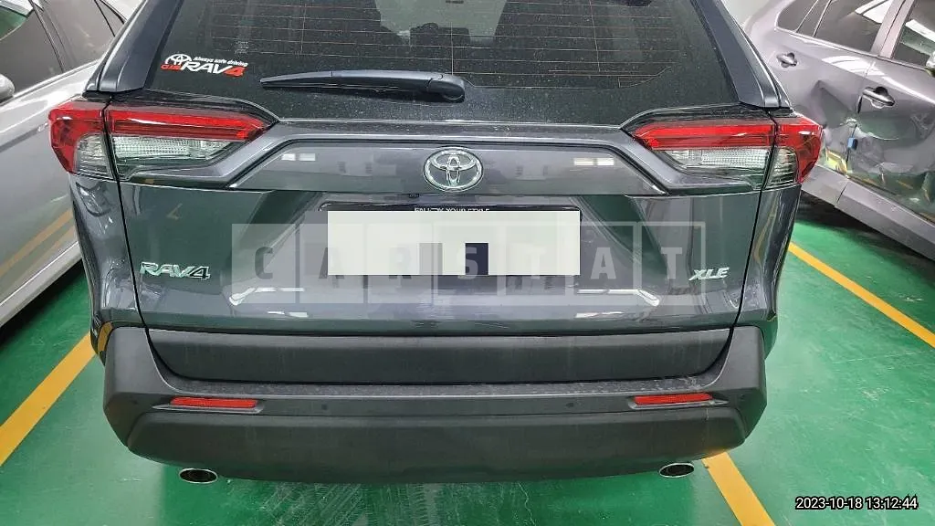 Photo 2 of 8: 2019 Toyota Love 4 — Korean insurance auction