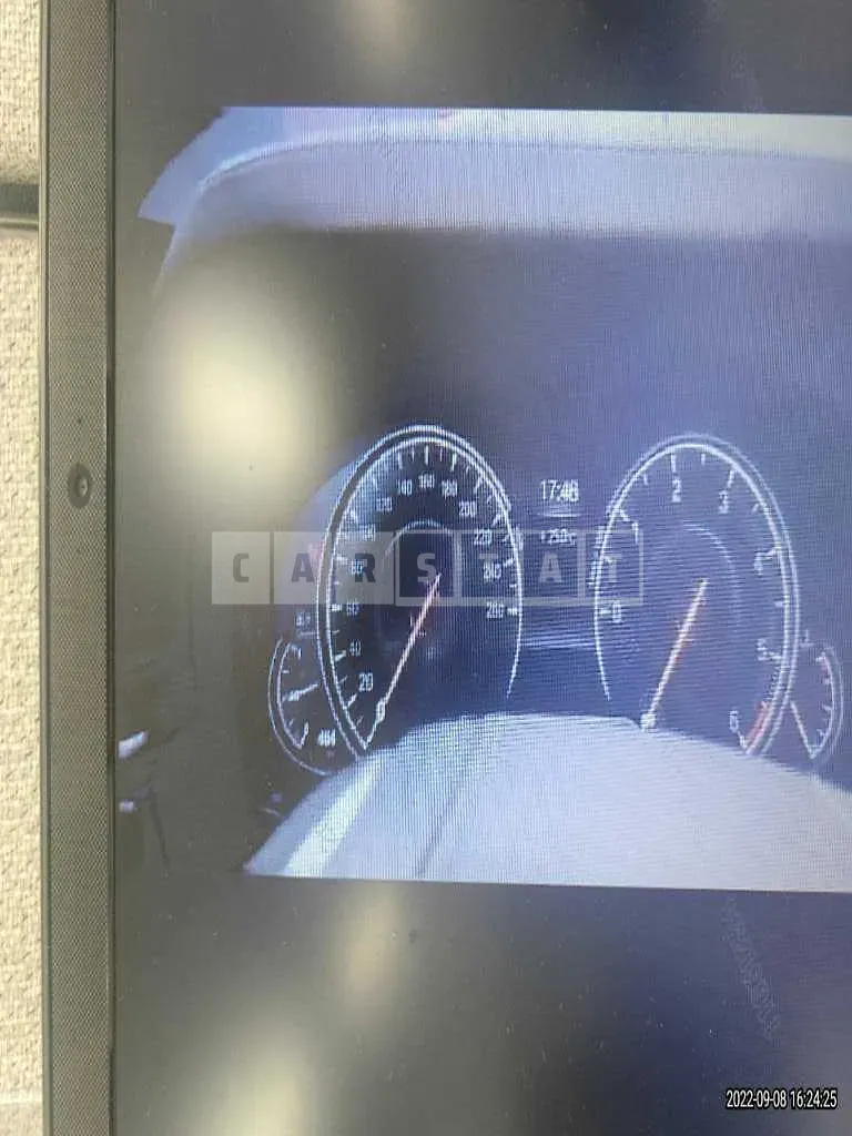 Photo 2 of 6: 2018 BMW 520d xDrive, VIN WBAJC5101JWB84323 — Korean insurance auction