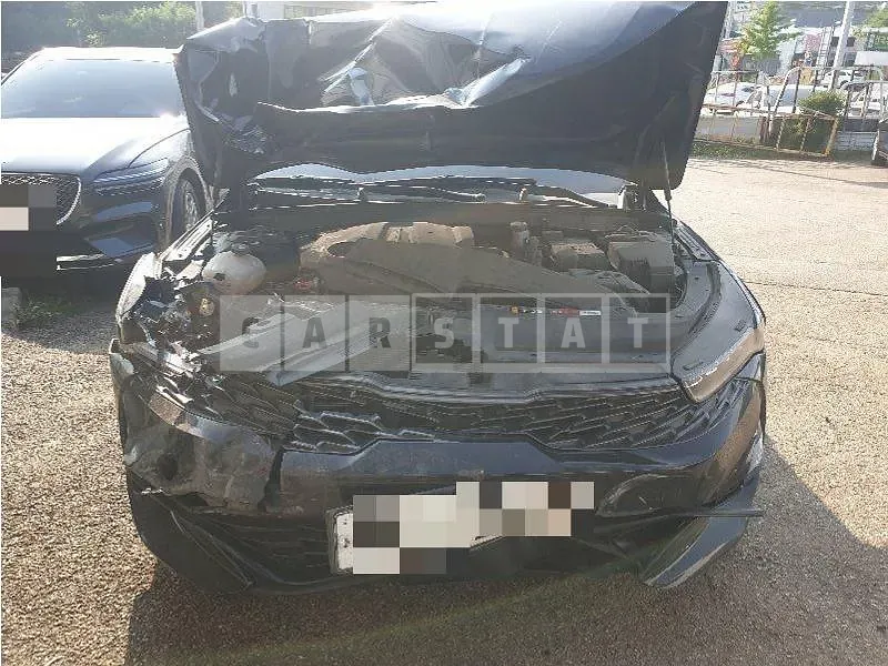 Photo 2 of 31: 2021 Kia K5 — Korean insurance auction
