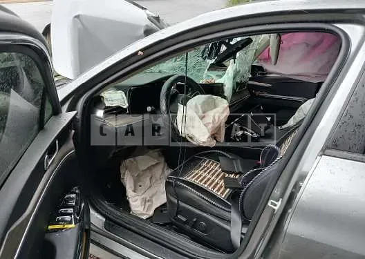 Photo 2 of 16: 2022 Kia K5 — Korean insurance auction