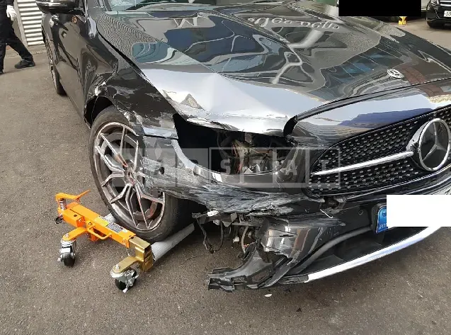 Photo 2 of 21: 2022 Mercedes-Benz E220 d 4Matic, VIN W1KZF0FB7NB024358 — Korean insurance auction