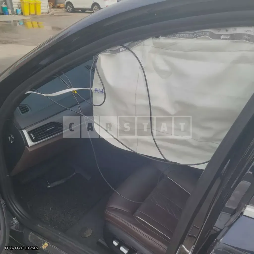 Photo 2 of 8: 2018 BMW 520d xDrive, VIN WBAJC5106JWB84317 — Korean insurance auction