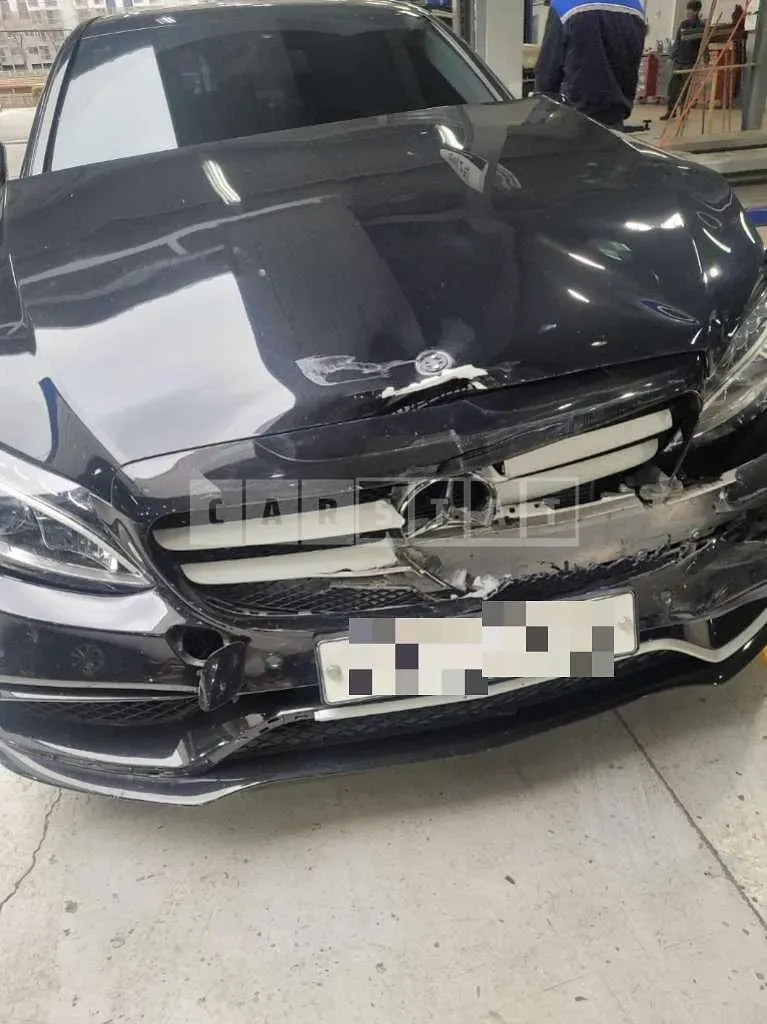 Photo 2 of 7: 2018 Mercedes-Benz C200 d — Korean insurance auction