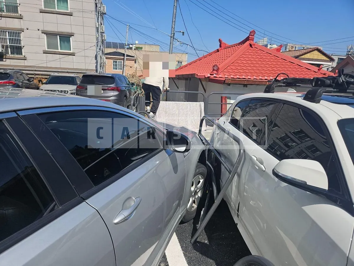 Photo 2 of 6: 2018 BMW 118d — Korean insurance auction