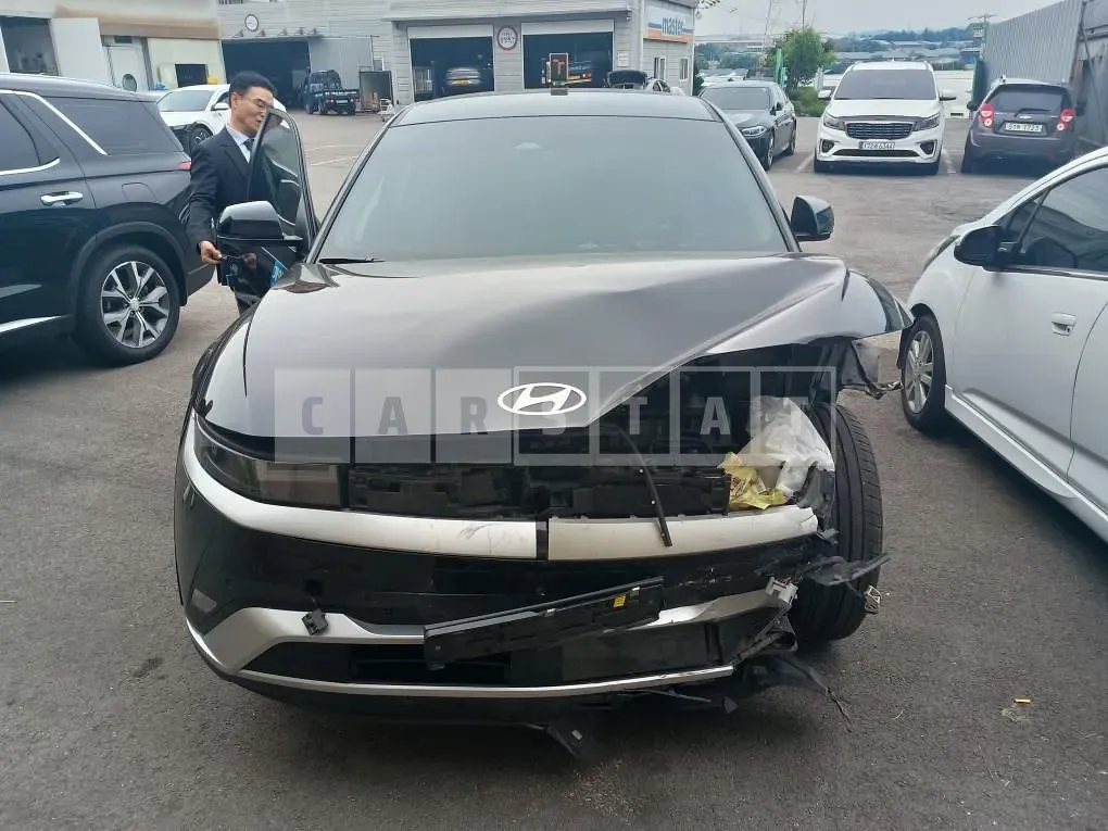 Photo 2 of 33: 2025 Hyundai IONIQ 5, VIN KMHKN81CPTU380690 — Korean insurance auction