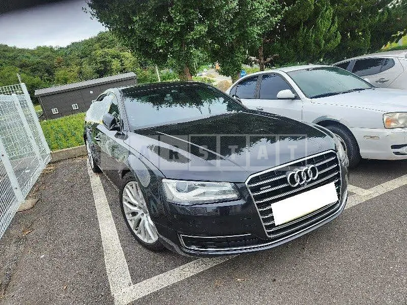 Photo 2 of 13: 2015 Audi A8L 50 TDI quattro, VIN WAUZZZ4H9FN039583 — Korean insurance auction