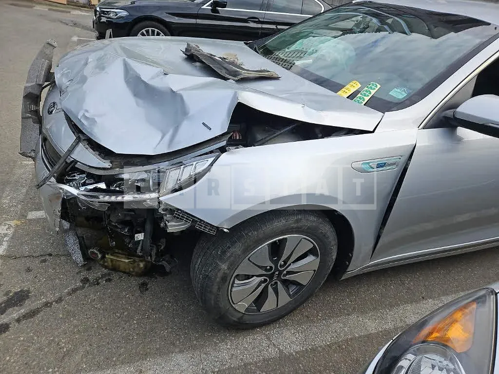 Photo 2 of 13: 2016 Kia K5 (Hybrid), VIN KNAGU41CBGA002788 — Korean insurance auction