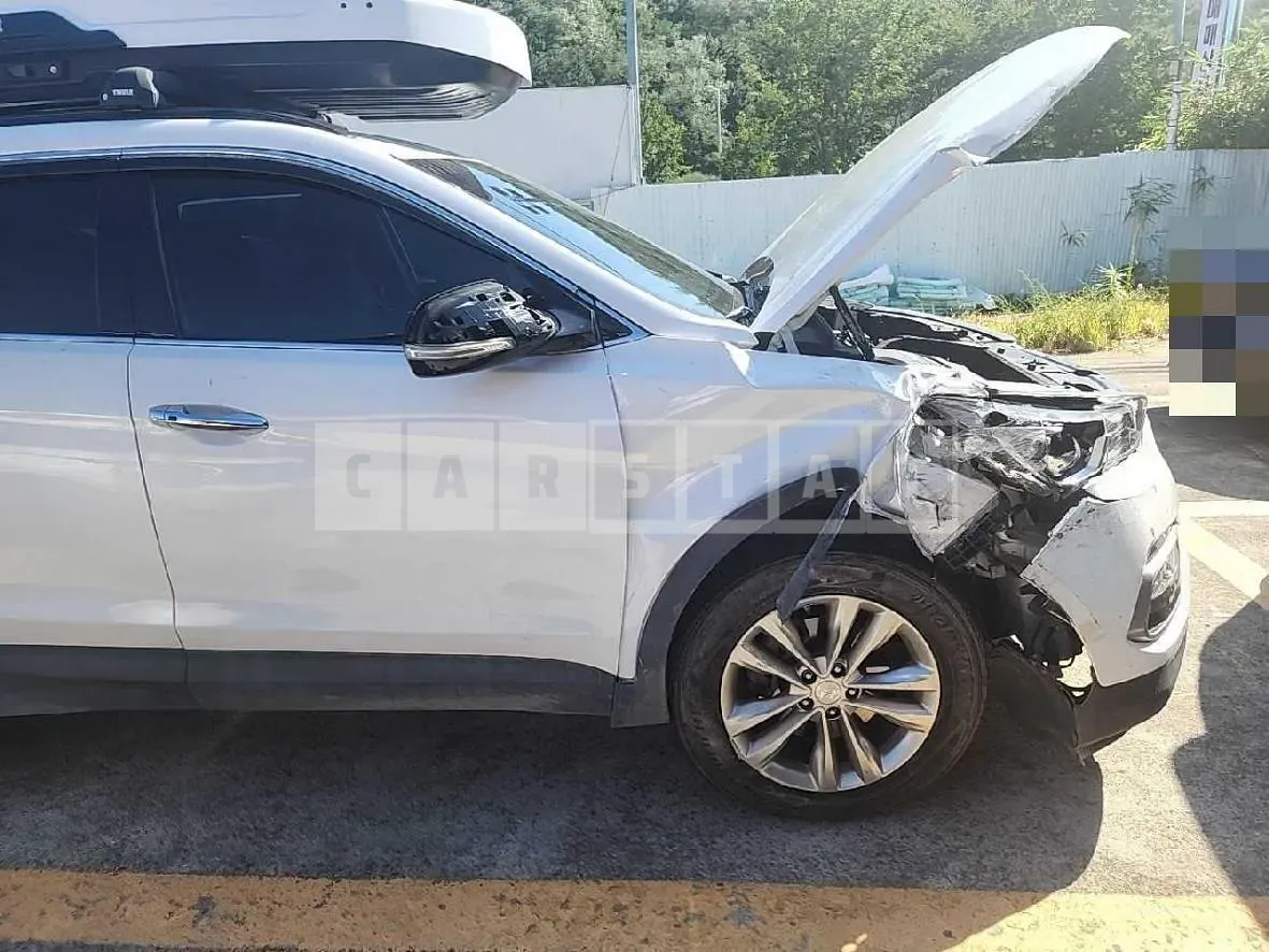 Photo 2 of 14: 2017 Hyundai Santa Fe DM — Korean insurance auction
