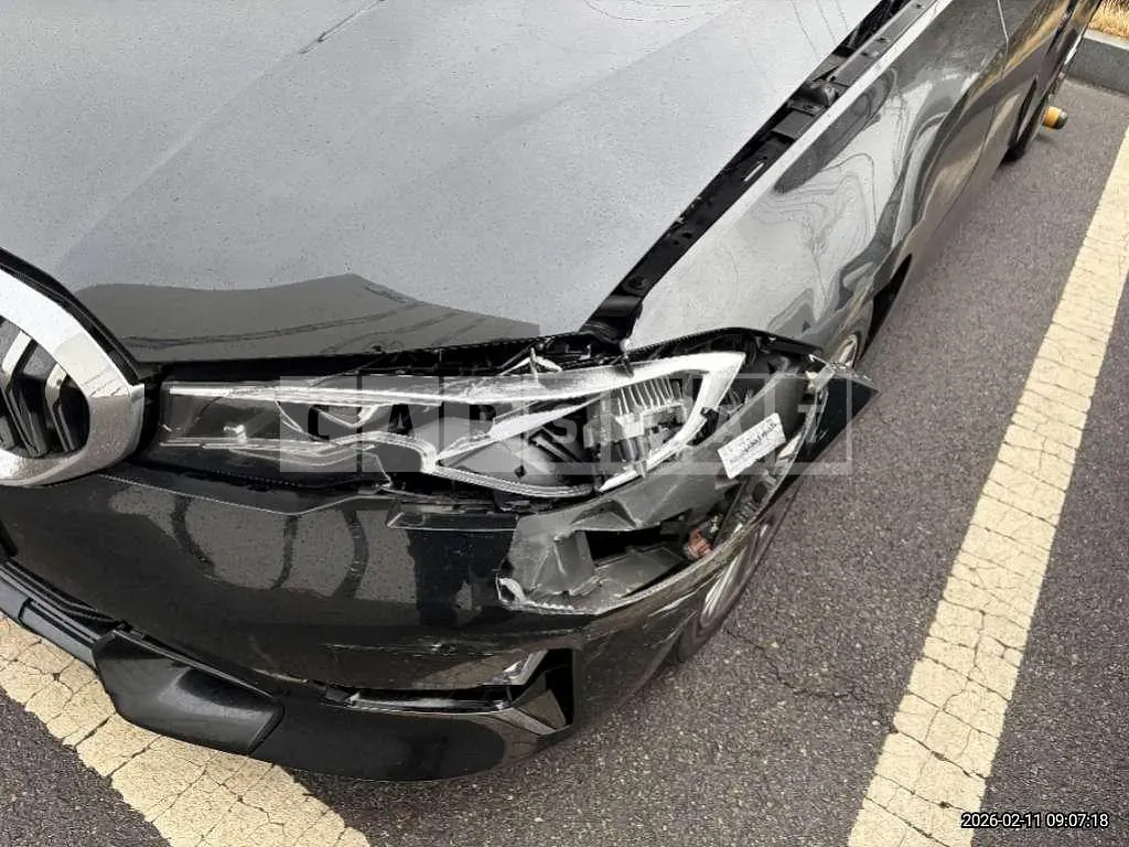 Photo 2 of 19: 2020 BMW 320d — Korean insurance auction