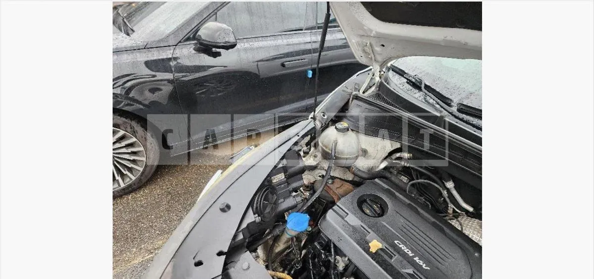 Photo 2 of 19: 2017 Hyundai Tucson, VIN KMHJ3815GJU490227 — Korean insurance auction