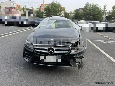 Photo 1 of 27: 2017 Mercedes-Benz E300 4Matic — Korean insurance auction