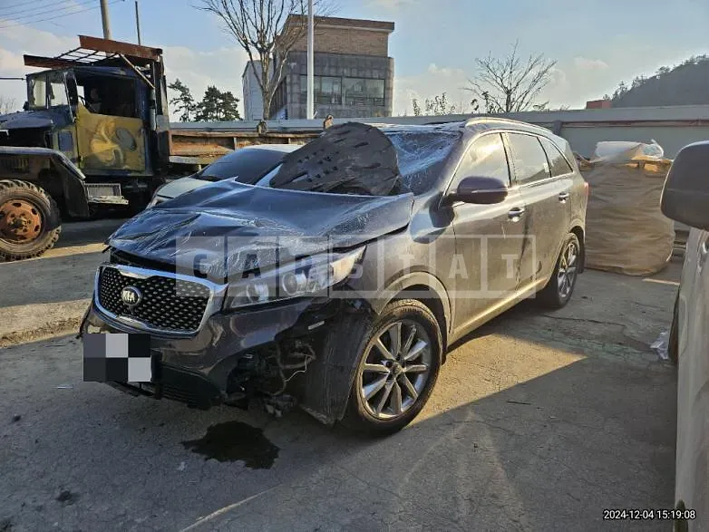 Photo 2 of 7: 2017 Kia Sorento 4WD — Korean insurance auction