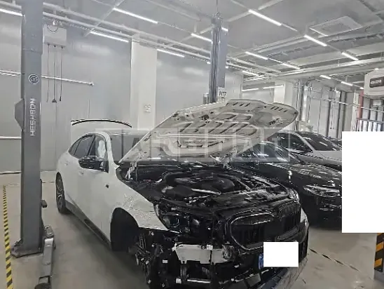 Photo 2 of 18: 2026 BMW 520i — Korean insurance auction