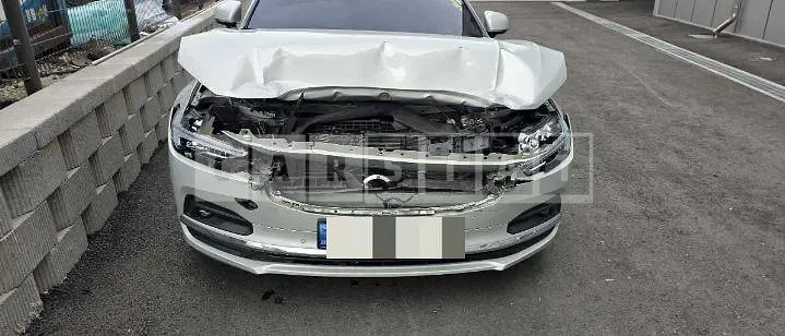 Photo 2 of 10: 2022 Volvo S90B5 — Korean insurance auction