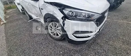 Photo 2 of 9: 2018 Hyundai Tucson, VIN KMHJ2815GJU707583 — Korean insurance auction