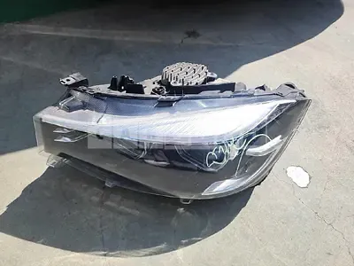 2017 (Parts) BMW 320d Gran Turismo Headlamp