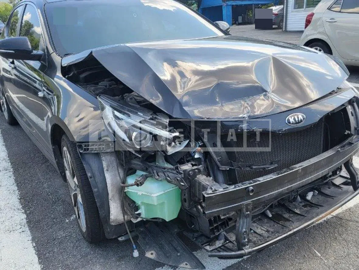 Photo 2 of 7: 2015 Kia K5, VIN KNAGM419BFA601738 — Korean insurance auction